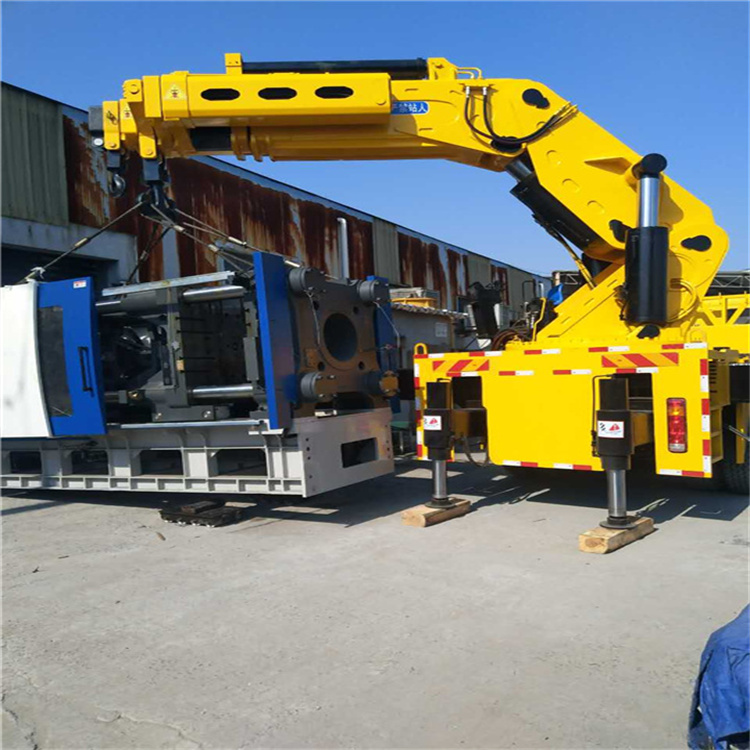 武汉 大吨位折臂吊出租费用解析：一小时租赁多少钱