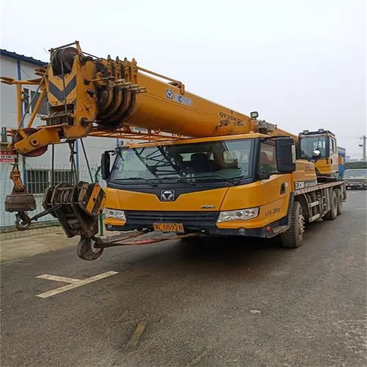 武汉吊车出租保险：全面覆盖，安全无忧