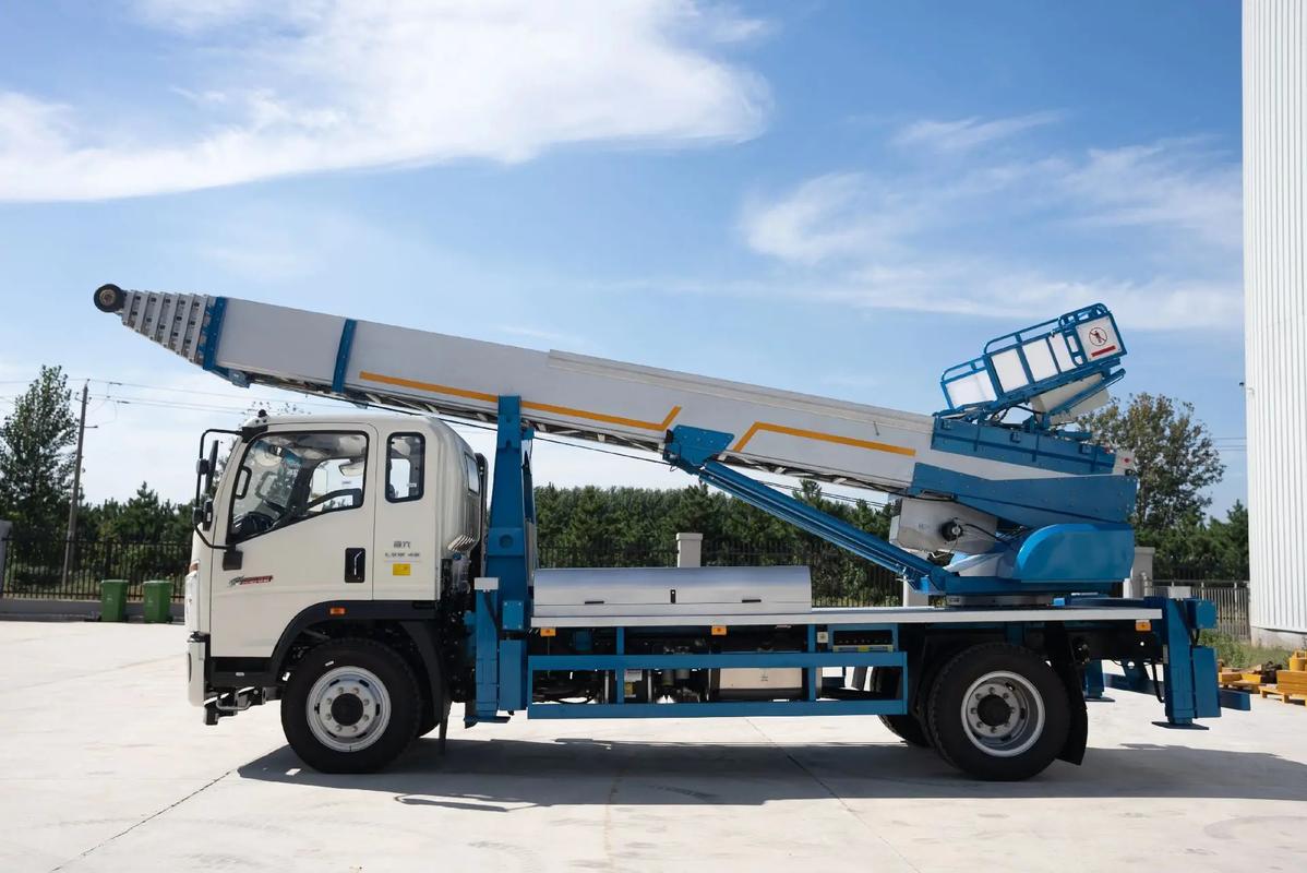 武汉云梯上料车租赁费用