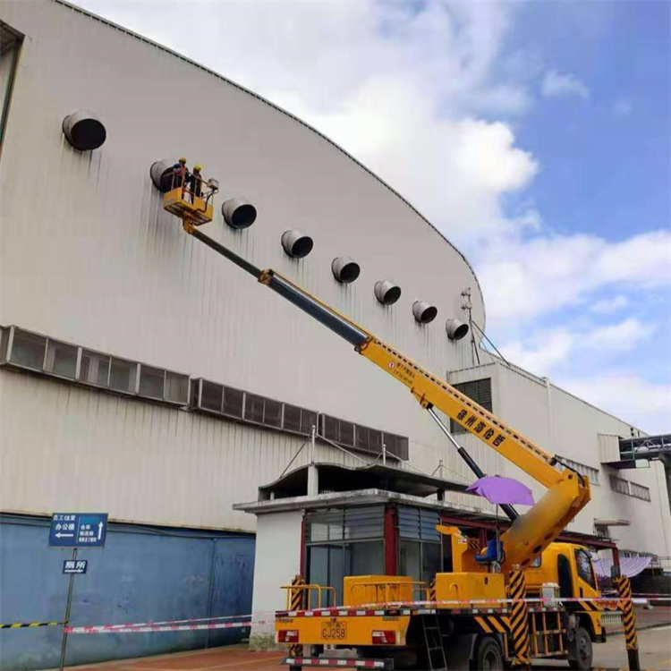 武汉高空作业车出租服务：专业广告牌安装解决方案